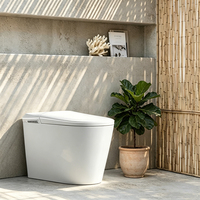 Toilette intelligente moderne à poser au sol, en céramique, avec bidet intégré, siège chauffant et chasse d'eau à capteur au pied, pour l'Europe