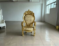 Fauteuil Trône Orné Tête de Lion avec Accoudoirs et Revêtement Rembourré Durable pour Hôtels, Villas, Mariages et Locations de Salles