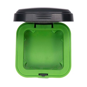 Estuche de Plástico Verde para Airpods con Tapa Negra y Diseño de Cierre Seguro - Product Image 1