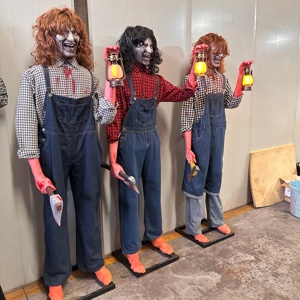 Figurine animatronique statique de tueur sous la pluie, lanterne effrayante, accessoire de zombie sanglant, pour maison hantée intérieure, centre commercial, étanche - Product Image 1