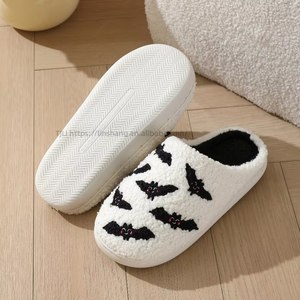 Chaussons d'intérieur et d'extérieur doux et confortables en peluche pour l'hiver, avec logo personnalisé, nouvelle collection, vente en gros pour grossistes - Product Image 3
