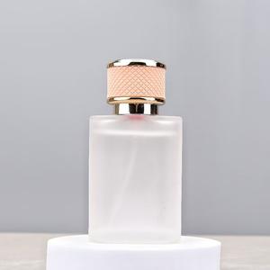 Sprey ile boş şeffaf cam doldurulabilir lüks zarif şık Modern benzersiz tasarım 30ml 50ml 100ml parfüm şişesi - Product Image 5