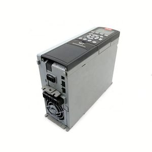 Variateur de fréquence VLT FC-302 131B0040, 0,37 kW, 0,5 CV, triphasé 380-500 V - Product Image 2