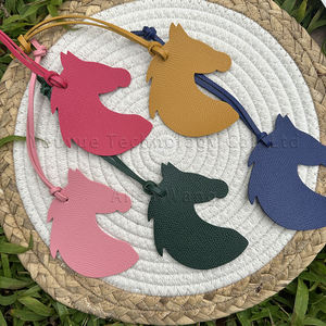 Prêt Stock PU cuir Qatar sac pendentif personnalité tête <span class=keywords><strong>de</strong></span> <span class=keywords><strong>cheval</strong></span> sac en cuir pendentif ornement porte-clés pendentif lanière - Product Image 5