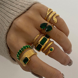 Anillos de Moda Yueli, Diseño de Serpiente con Piedra Verde Dorada, Joyería Unisex para Regalo - Product Image 3