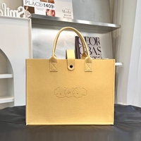 Vente en gros de sacs à bandoulière pour femmes logo personnalisé sac à provisions fourre-tout en feutre réutilisable de grande capacité pour femmes