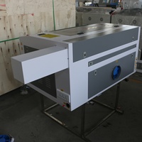 Machine de découpe laser pour décorations de gâteaux en acrylique 4060 avec pompe à air, pompe à eau, lit en nid d'abeille, rail de guidage linéaire haut et bas, porte à passage long