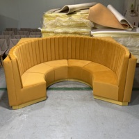 Banquette de restaurant semi-circulaire sur mesure en velours, canapé incurvé à dossier haut, mobilier de salon circulaire pour café et hôtellerie