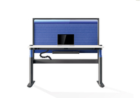 Bureau de travail réglable avec cloisons, utilisable comme bureau debout, adapté aux espaces de travail ouverts