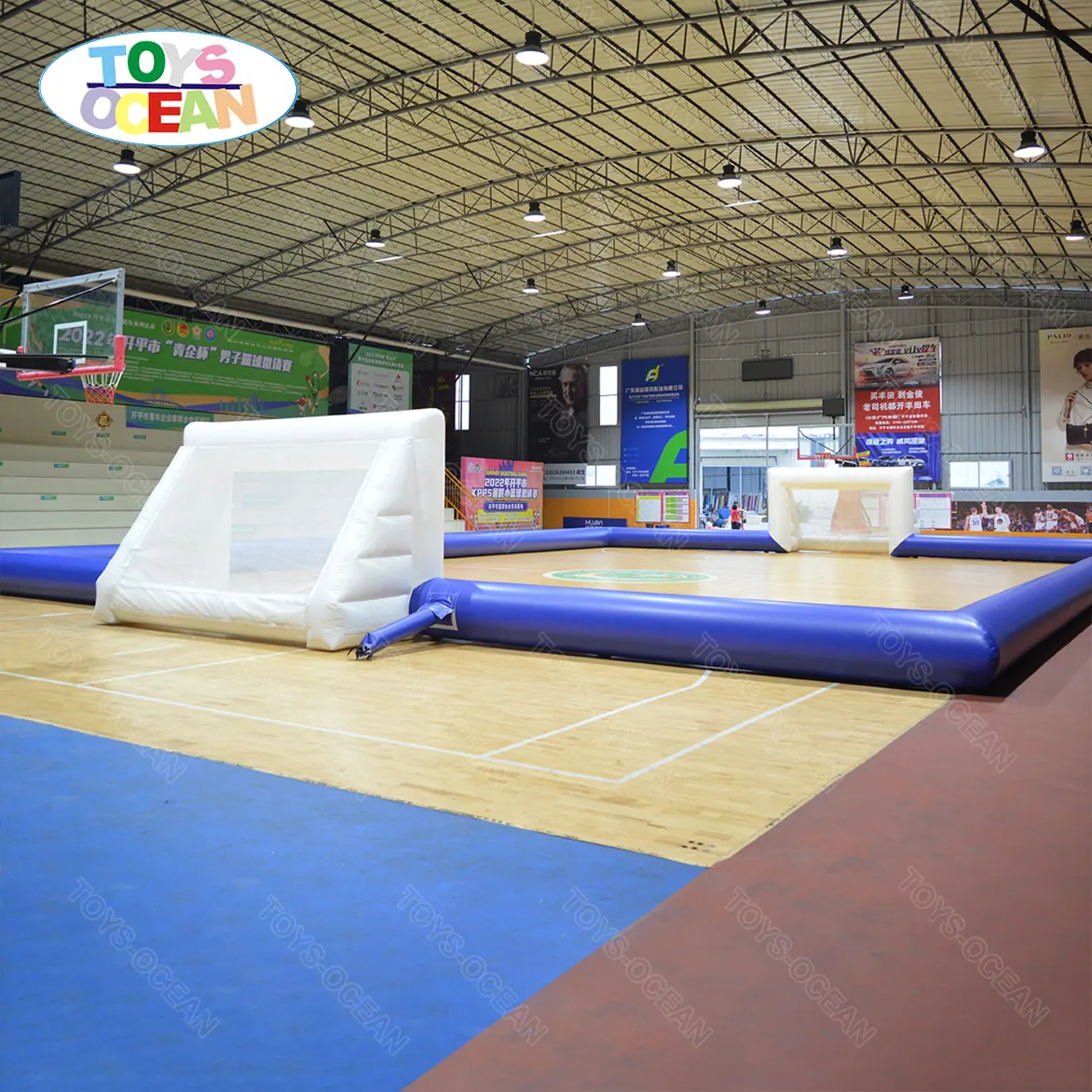 Prix de gros d'usine terrain de football gonflable commercial personnalisé terrain de football gonflable pour adultes et enfants