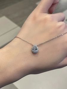 Xinfly - Collar con Colgante de Diamante Cultivado en Laboratorio de 18 Quilates y 1.17 Quilates, Forma de Gota de Agua, Joyería Fina con Forma de Pera, para Bodas, Estilo Moderno - Product Image 5