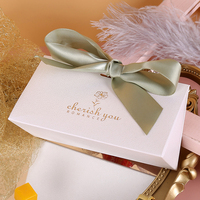 Boîte en papier texturé estampé à chaud, pliable en triangle, avec nœud en soie, pour bonbons et friandises de mariage