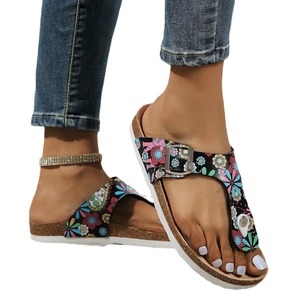 Summer's Latest Ladies Sandals Floral Rhinestone Flip-Flops <b>Clip</b> Footprints PU Hot-selling Wholesale Fashion for Autumn Beach - Product Image 4