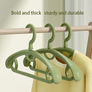 Cintres en plastique colorés antidérapants avec crochets pour le rangement des pantalons et des vêtements - Product Image 2