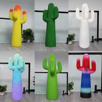 Grande statue de cactus du désert moderne en fibre de verre, colorée, artisanale, durable, objet de collection, décoration intérieure pour salon