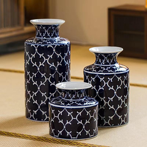Jarrón <span class=keywords><strong>de</strong></span> Cerámica Pintado a Mano en Azul y Blanco, Estilo Retro <span class=keywords><strong>de</strong></span> Jingdezhen, Decoración para el Hogar <span class=keywords><strong>de</strong></span> Lujo Discreto - Product Image 1