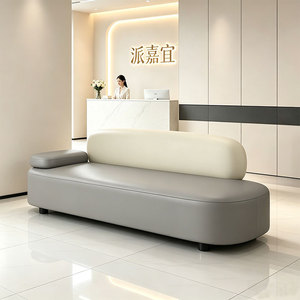 Sofá moderno tapizado en negro, curvo, minimalista, para sala de estar, recepción, salón de belleza, silla de espera. - Product Image 5