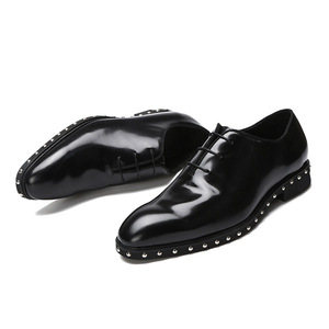 2026 New Edition Business Casual Men's Leather Shoes with Metal Rivets, Cowhide Laces, Pointed <b>Toe</b>, New Style - Product Image 3