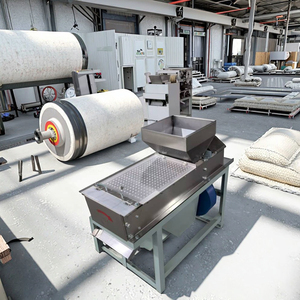 Máquina desgranadora Automática Industrial Capacidad de 200 KG/H para quitar la piel de maní Cacahuetes secos tostados pelados rojos con núcleo de motor - Product Image 4