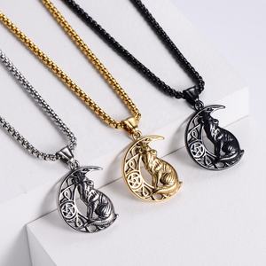 2022 new men E-commerce collana con ciondolo a mezza luna in acciaio al titanio Viking Howling Wolf - Product Image 3