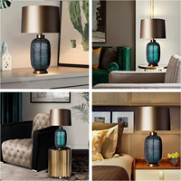 Lampu Meja Samping Tempat Tidur Modern Mewah Berlapis Kaca, Bertenaga AC untuk Dekorasi Ruang Tamu, Hotel, dan Rumah
