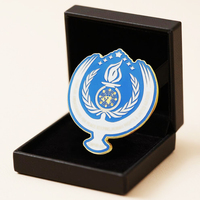 Badges métalliques uniformes de sécurité personnalisés emblèmes en forme de bouclier avec étui de protection en cuir pour l'identification des pompiers