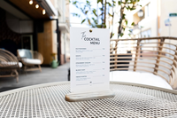 Tempat Menu Akrilik Custom dengan Stand Kayu Ash, Logo Terukir