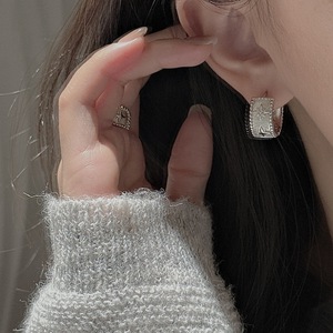 Boucles d'oreilles en argent pur S925, étoile hexagonale, design de niche, simples et élégantes, boucles d'oreilles carrées vintage, matériau or blanc - Product Image 3