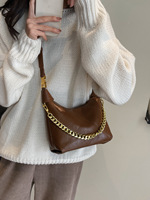 Nouvelle chaîne de luxe légère dame sac à main en forme de diamant sous les bras fille sac à bandoulière unique PU grande capacité femmes sac à bandoulière