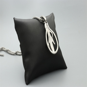 Yunnique – collier avec pendentif en acier inoxydable, unisexe, à la mode, argenté, blanc, bijoux cadeaux - Product Image 2