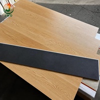 Suelo de Vinilo SPC Impermeable con Características Resistentes al Desgaste y Antideslizantes, Instalación con Sistema de Clic para Dormitorio, Oficina, Taller, Salón