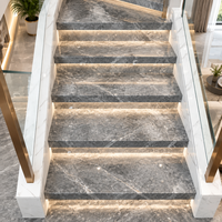 Escaliers en marbre gris foncé d'Italie personnalisables, design moderne, marches en pierre naturelle, écologiques, durables, pour hôtel et villa