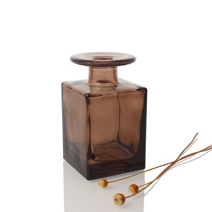 Botella de vidrio de aromaterapia sin fuego con fondo grueso cuadrado marrón de gama alta de 150ml - Product Image 3