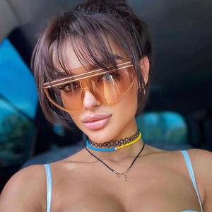 Gafas de Sol de Moda con Logotipo Personalizado, Montura Media con Rayas, Lentes de Una Pieza Extra Grandes para Mujer - Product Image 1