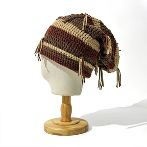 Chapeau Kufi <span class=keywords><strong>en</strong></span> crochet décontracté fait main avec pompons - Rayures arc-<span class=keywords><strong>en</strong></span>-ciel colorées <span class=keywords><strong>en</strong></span> patchwork, adapté au style Rasta/jamaïcain - Product Image 1