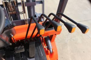 הידראולי זול מלגזות קטן דיזל 1.5ton 1.5t מלגזה משאית ייצור מחיר 4*4 1 טון למכירה ב סין - Product Image 4