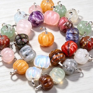 Venta al por mayor de mini estatuas de calabaza de cristal natural mixto, calabazas de piedras preciosas talladas a mano para colección de cristales y adorno de escritorio. - Product Image 6