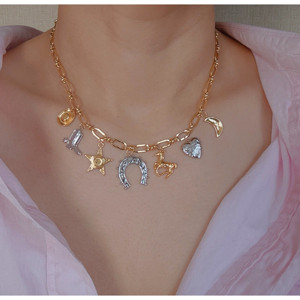 Collar con Múltiples Dijes Estilo Oeste Salvaje - Product Image 4