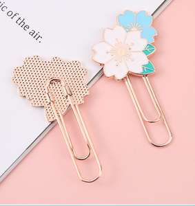 Chất Lượng Cao Đa Chức Năng Dễ Thương Hoa Anh Đào Thiết Kế Kim Loại Chống Ăn Mòn Thân Thiện Với Môi Kẹp Giấy Văn Phòng Trường Sinh Viên - Product Image 4