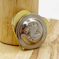 En gros Logo Personnalisé Métal Doux Émail Coeur Épinglette En Vrac Émail Pin Badge Sourire Amour Manteau Poitrine Broche Aimant Chapeau Badge