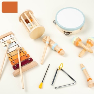 Ensemble d'instruments de musique en bois colorés en gros – Jouets en bois : Xylophone, Tambourin, Maracas, Hochet, Triangle – Lot de 7 pièces - Product Image 2