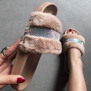 Pantofole Morbide in PVC con Pelliccia Sintetica Luccicante per <span class=keywords><strong>Donna</strong></span>, Collezione 2026 Nest Arrival - Product Image 3