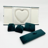 Boîtes d'emballage cadeau en velours à double porte OEM & ODM pour bracelets, boucles d'oreilles, colliers, bijoux en perles et usage nuptial