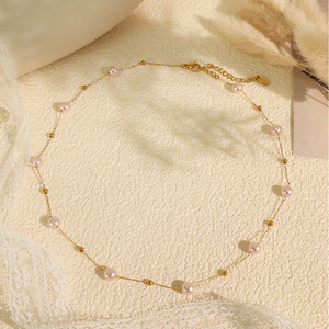 สร้อยคอมุกสีชมพูอ่อนประดับลูกปัดโซ่ทองสำหรับผู้หญิงสวมใส่ทุกวัน - Product Image 2