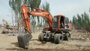 Excavatrice multifonctionnelle sur chenilles originale de la Corée DOOSAN DH150-7 Hyundai à haut rendement en bon état d'occasion en vente - Product Image 2