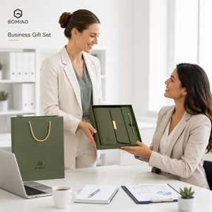Set Regalo Notebook A5 in PU Termico con Logo Personalizzato, Chiusura Magnetica e <span class=keywords><strong>Penna</strong></span>, 100 Fogli, Agenda Aziendale Esecutiva, Regalo Aziendale - Product Image 6