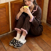 XIXITIAO Chaussons d'intérieur chauds en peluche à bout fermé pour femme, style rétro, color block, à pois, en coton, pour l'hiver, pour étudiante