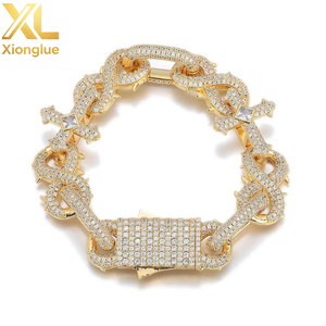 Pulsera de Cadena Cubana con Cruz de Espinas en Forma de 8 para Hombre, de Plata de Ley 925 con Moissanita, Estilo Hip Hop Personalizado - Product Image 1