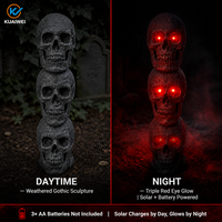 Décoration d'Halloween : Crâne Triple Empilé avec Yeux Rouges LED - Ornement en Résine Effrayant, Alimenté par Piles AA ou Énergie Solaire, Design Personnalisable pour