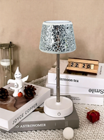Lampe de nuit rétractable de luxe abordable avec contrôle tactile BSCI FAMA, abat-jour en mosaïque argentée, LED décorative pour chevet, cadeau